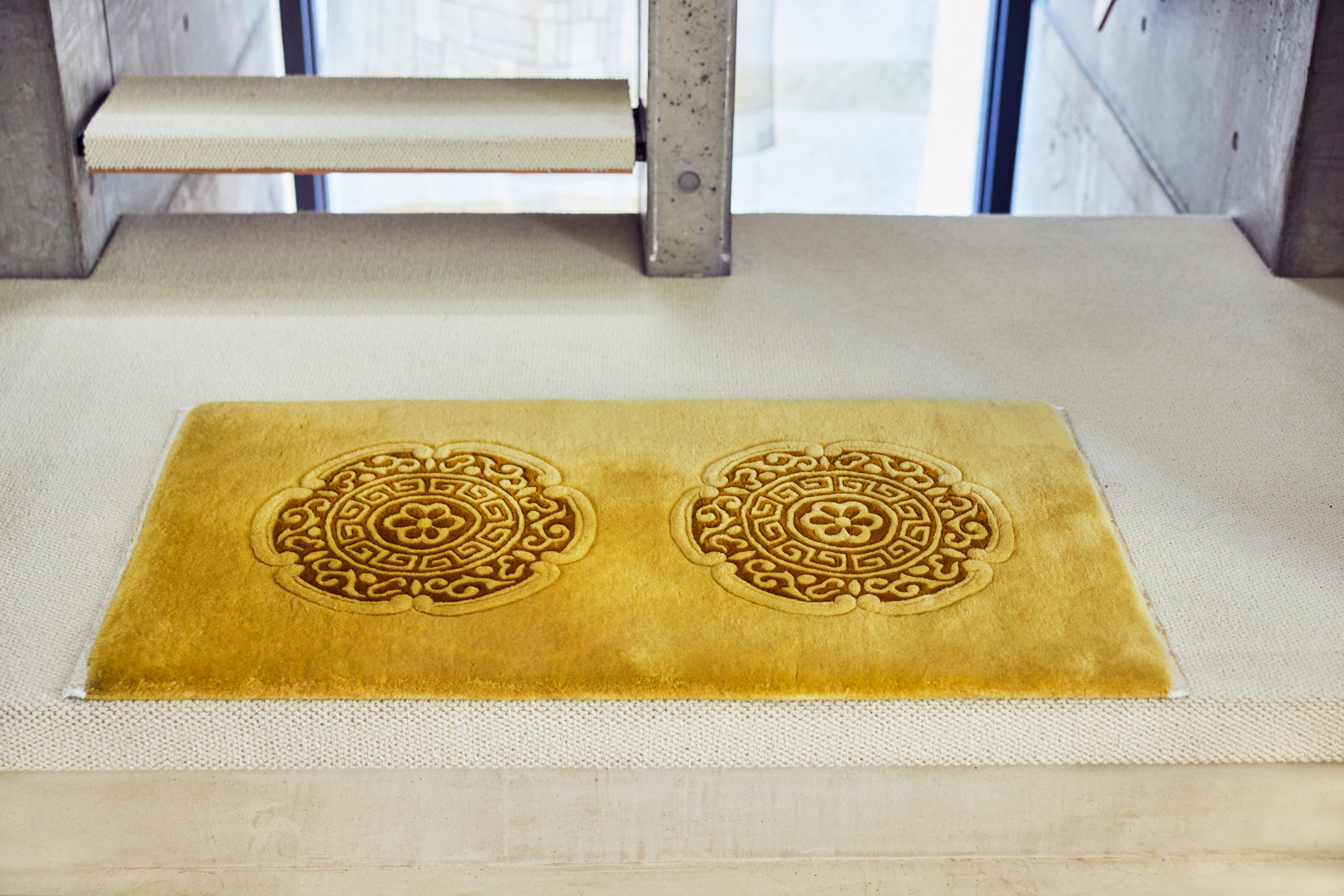 山形緞通」創業89年の工房を訪ねて─モダンに蘇る至高の手仕事