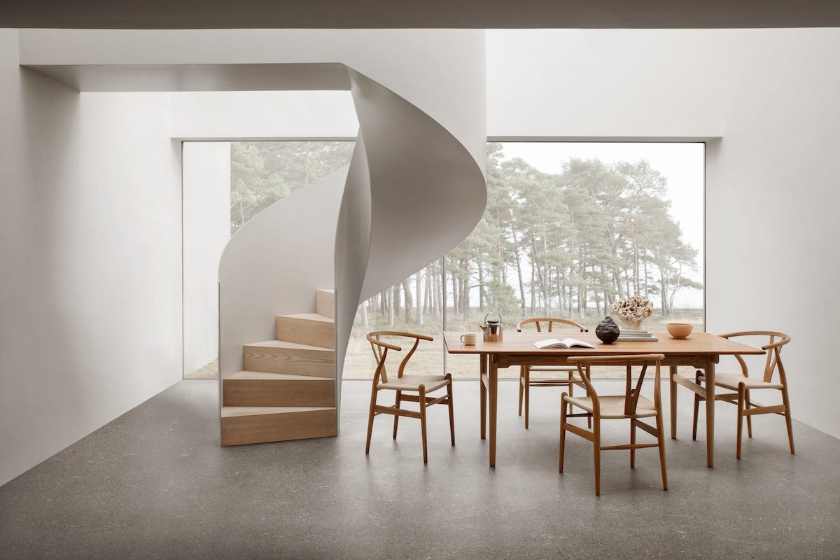 カール・ハンセン＆サン」ハンス J. ウェグナーの名作をチーク材で復刻