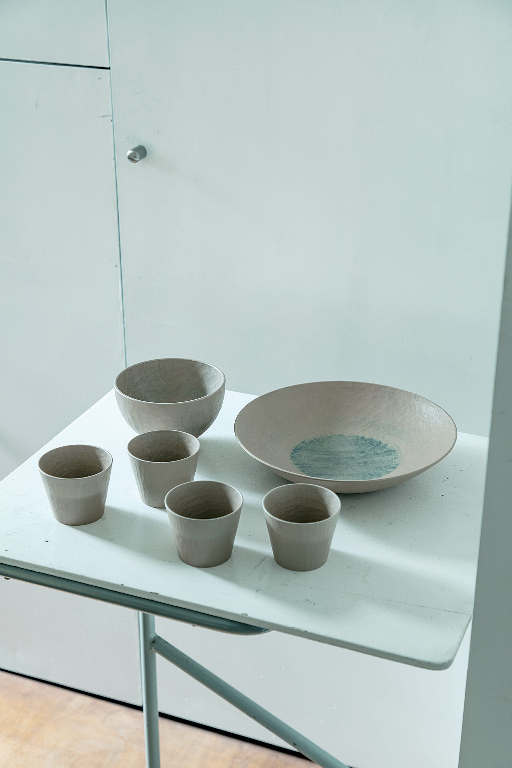 ミナ ペルホネン」皆川明さんのキッチンで愛用の器を拝見 | ELLE DECOR