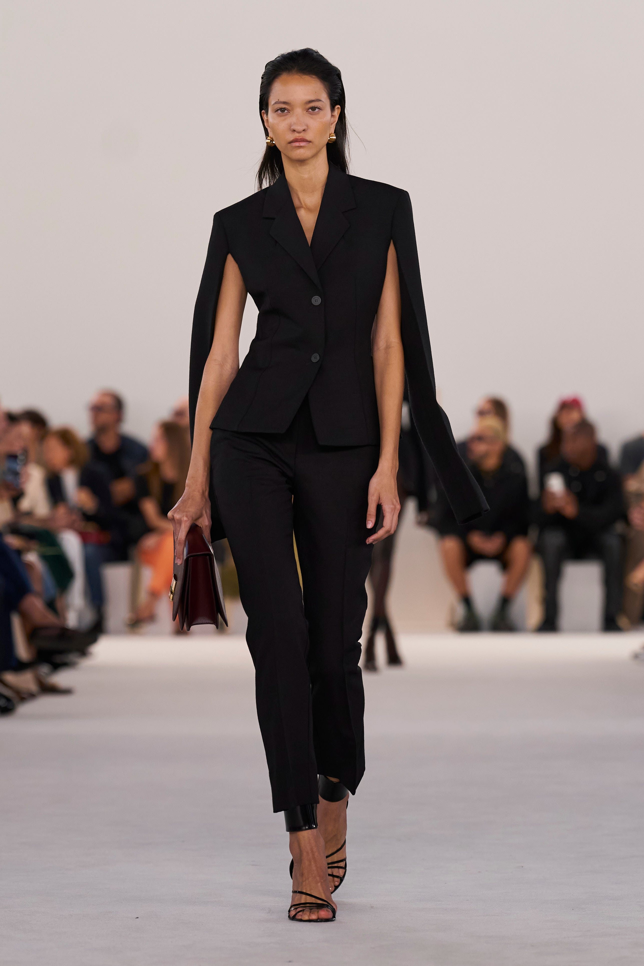 フェラガモ（FERRAGAMO）2024春夏コレクション | ファッション | ELLE