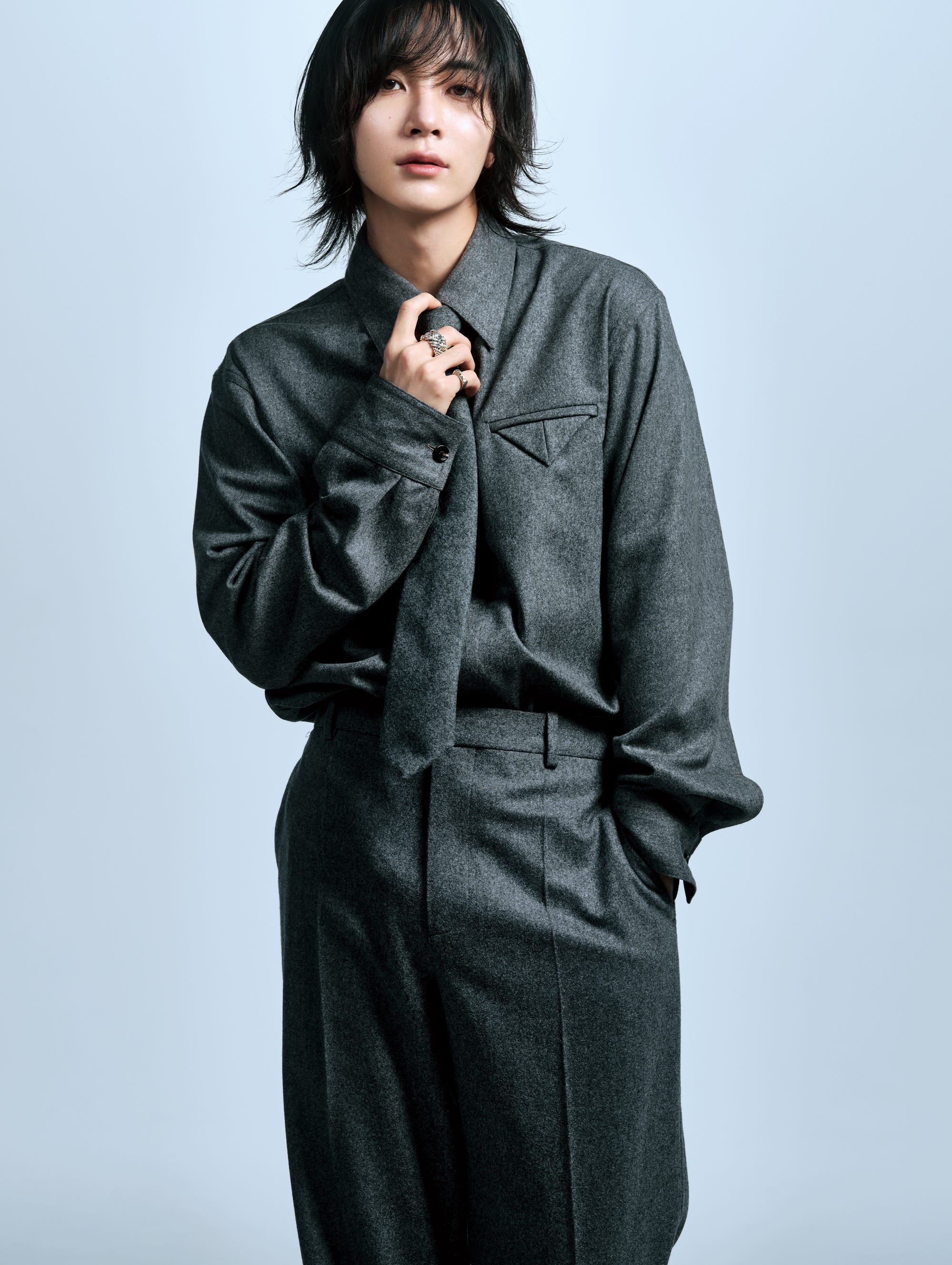 SEVENTEEN・JEONGHAN、『ハーパーズ バザー』の 特別インタビューで