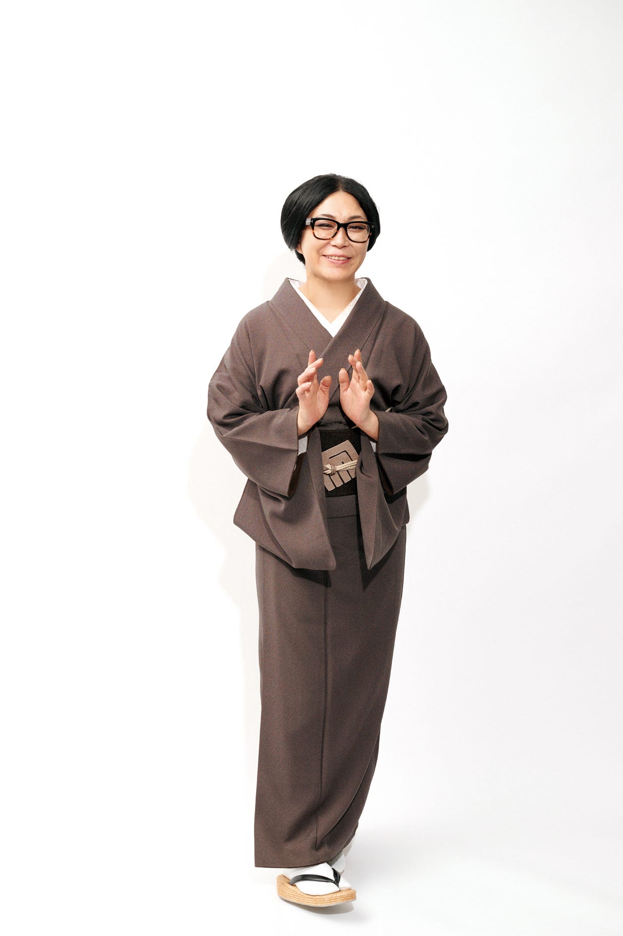 みずのしのぶさんに教わる“着物の道理に従う”半衿付け｜本縫い&お