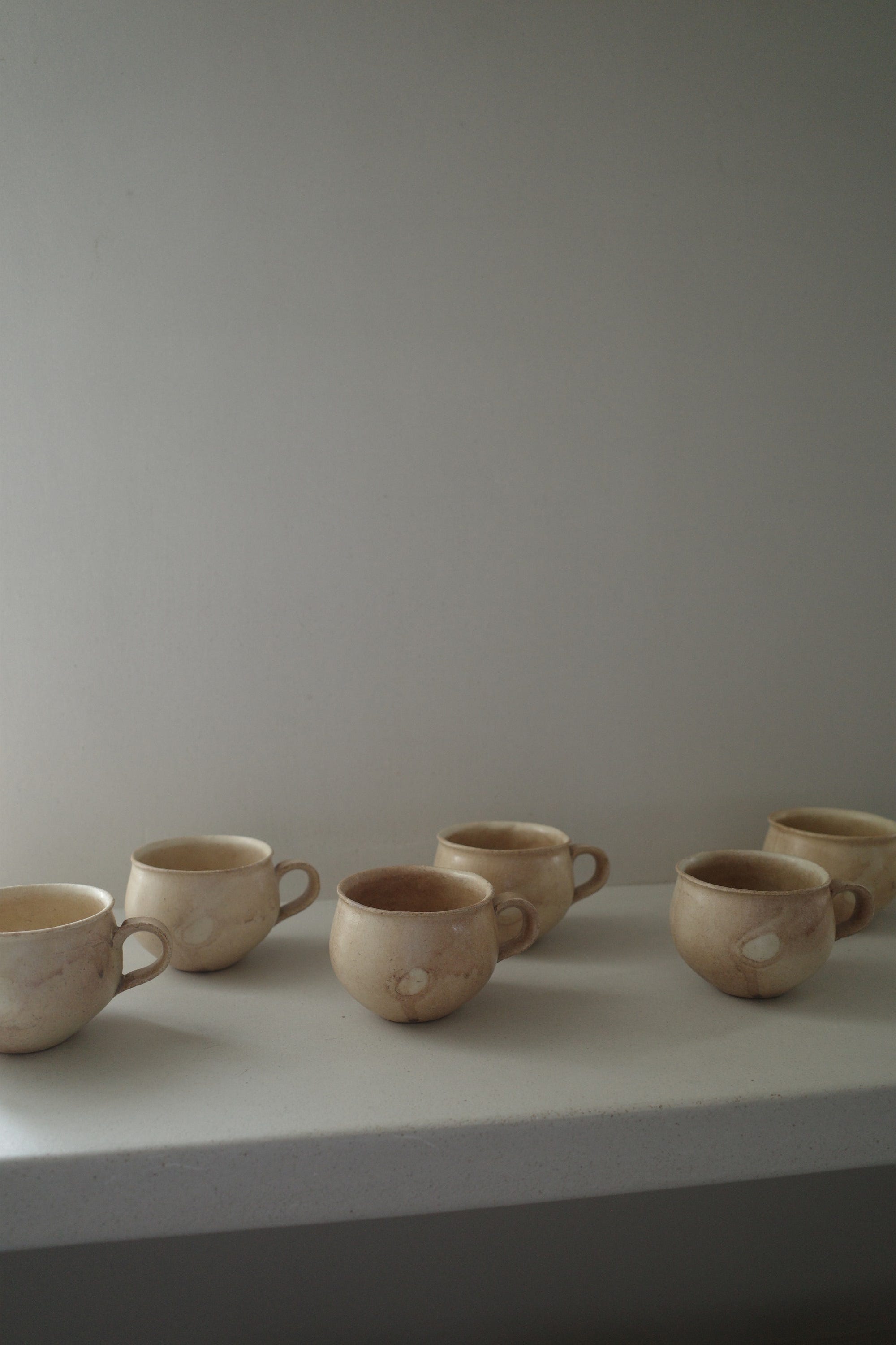 陶芸作家・岩切秀央さん｜昔の職人技への憧憬から生まれる柔らかな形と