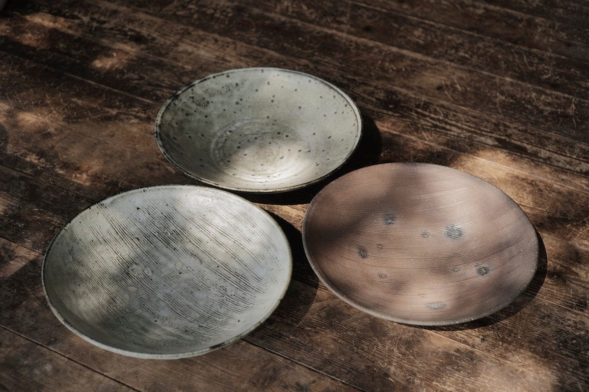 シボネで陶芸家・小野哲平の個展が開催 | ELLE DECOR [エル・デコ]