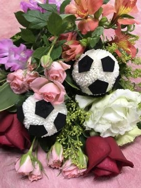 サッカーボールが入った花束 | 花屋ブログ | 島根県松江市の花屋 平田