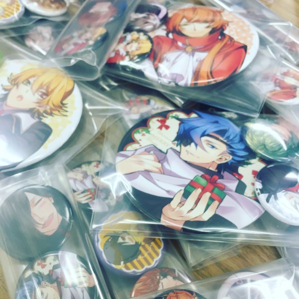 女王蜂の王房」絵柄大量追加、ひつじぐもガチャ缶バッジ3個セット、再