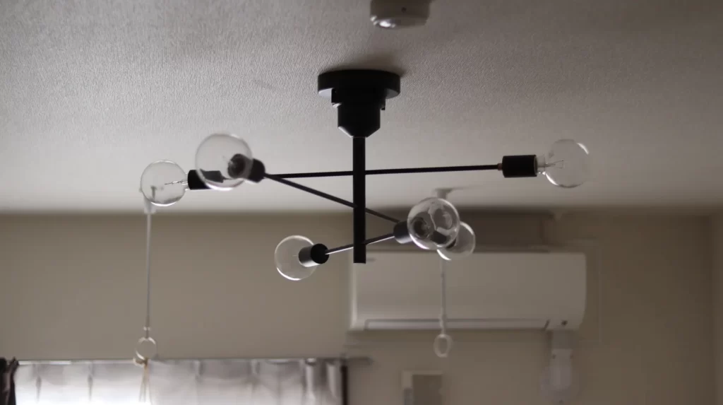 unicoの人気照明Astreを購入！明るさなどレビュー。