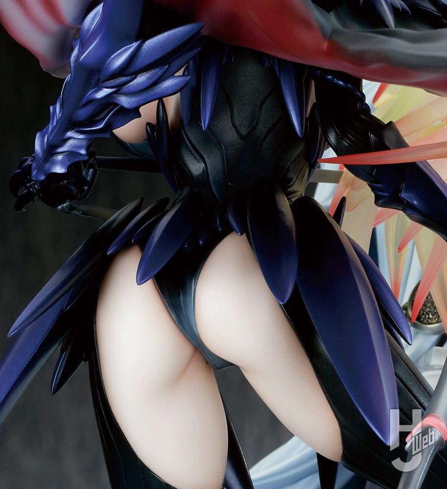 圧巻！ランサー／アルトリア・ペンドラゴン〔オルタ〕、第三再臨姿で