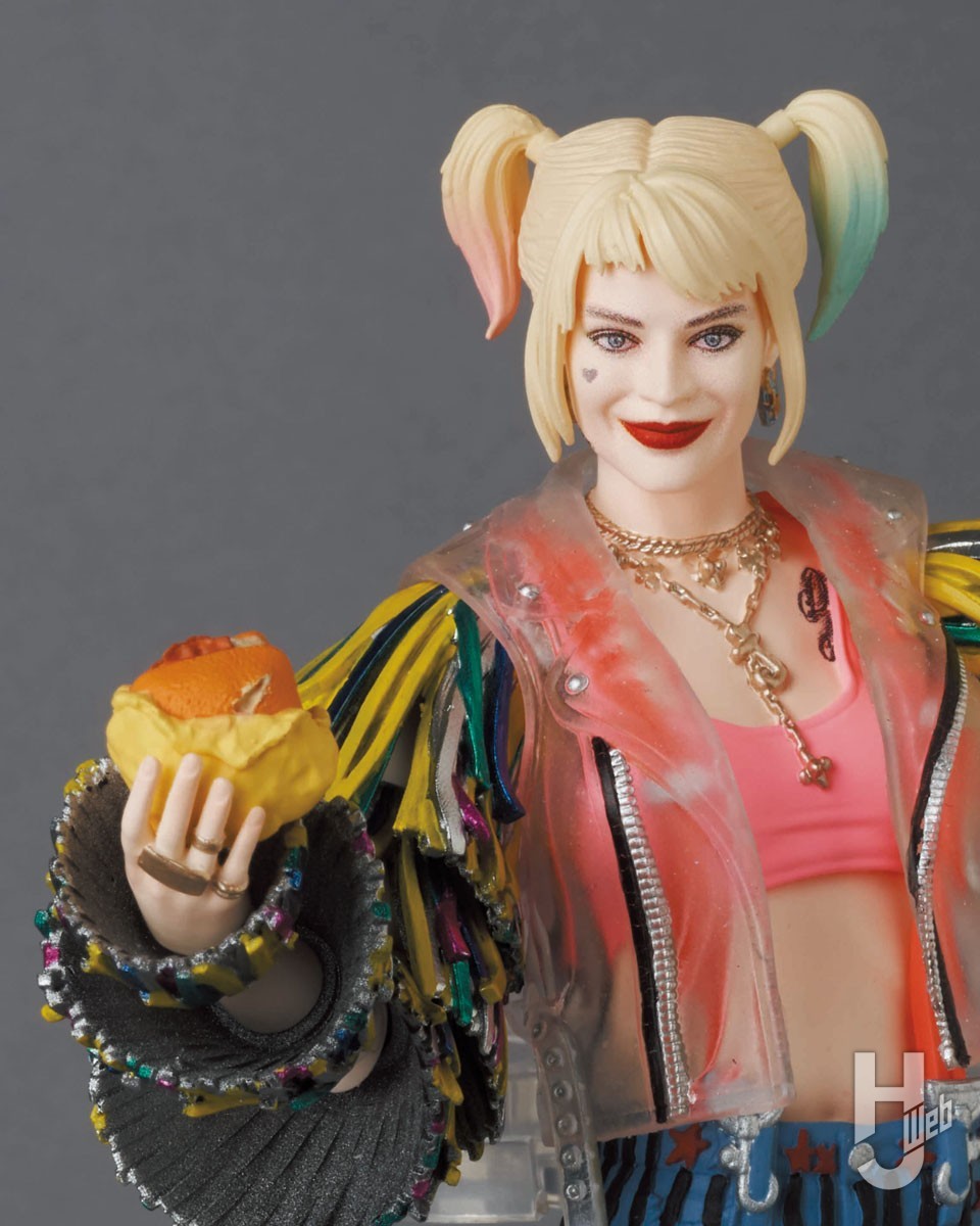 MAFEXにクリアージャケット版ハーレイ・クイン登場 – Hobby JAPAN Web
