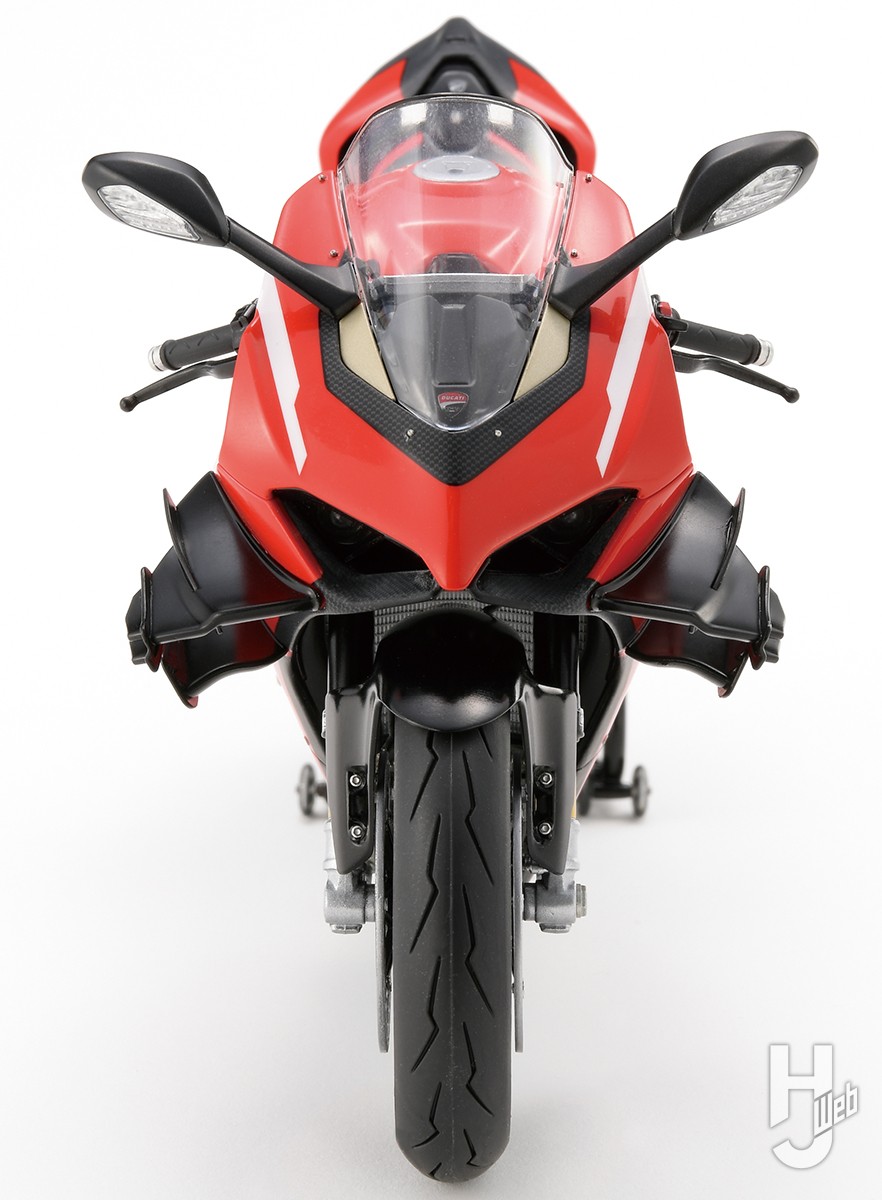 タミヤの新作「ドゥカティ スーパーレッジェーラV4」をキットレビュー