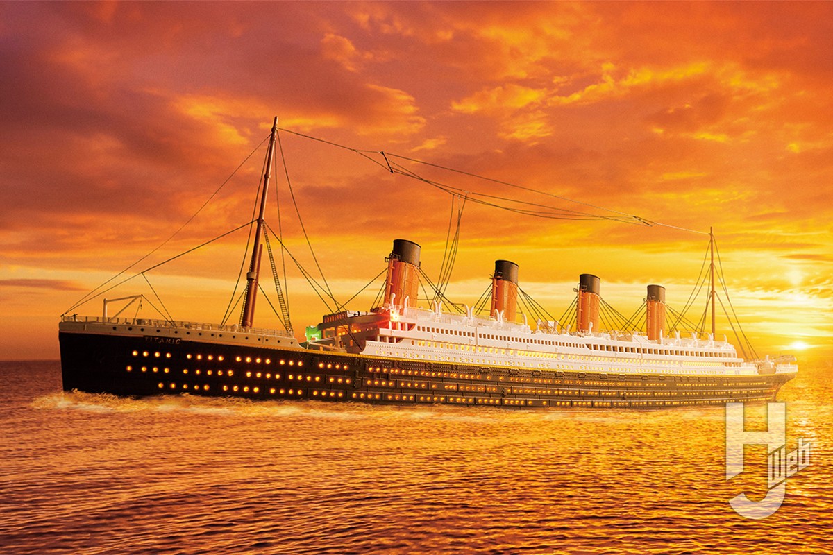 接着剤不要＆電飾セット済み！モンモデル「タイタニック号」を