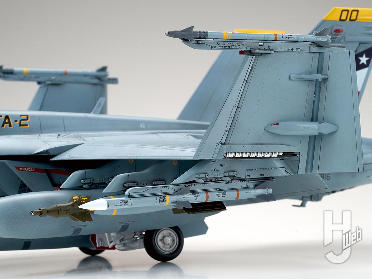 モンモデル最新キットでアメリカ海軍の主力機組み立て！ スーパー