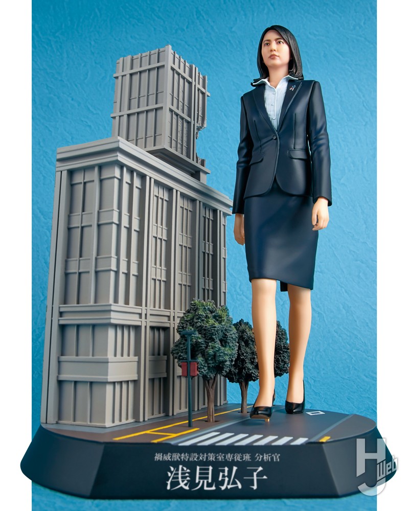 シン・ウルトラマン』より長澤まさみ演じる浅見分析官の巨大化を再現