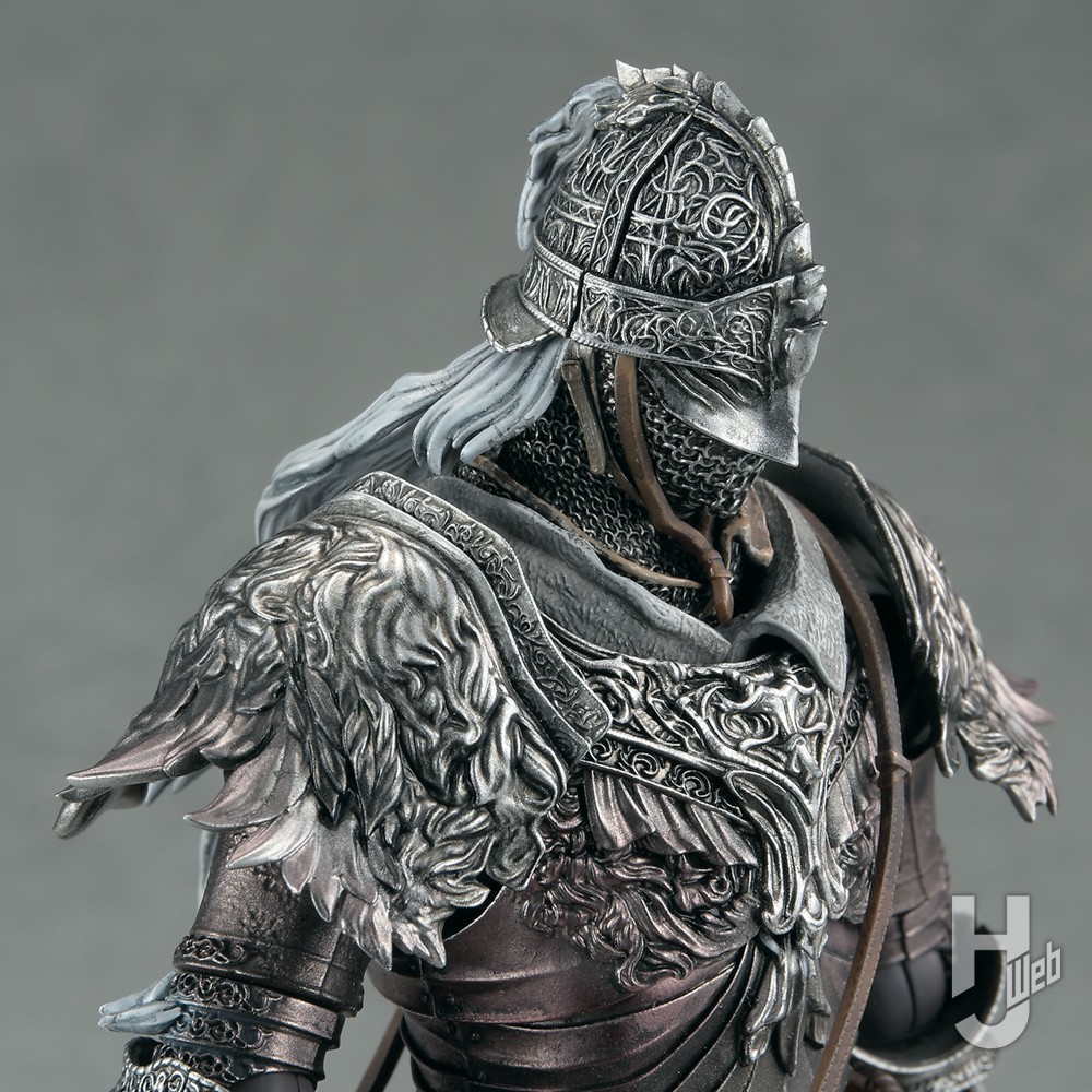 リアルすぎる鎧の造形と、鎧がアクションポーズに干渉しないヒミツに