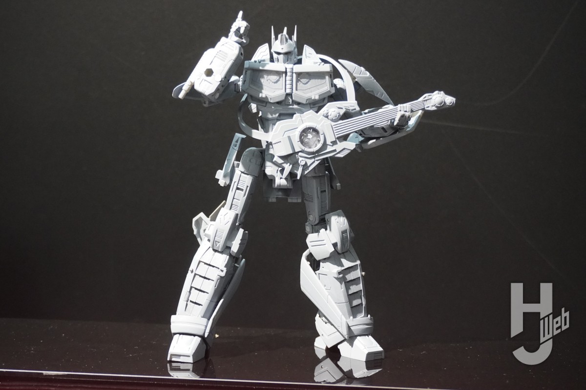 マクロス7』×「トランスフォーマー」コラボ「バサラプライム」が初披露