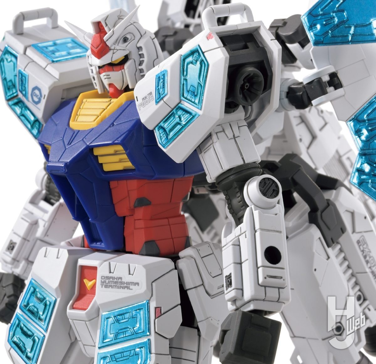 万博ガンダムこと「RX-78F00/E ガンダム」のEGを成形色を活かして丁寧