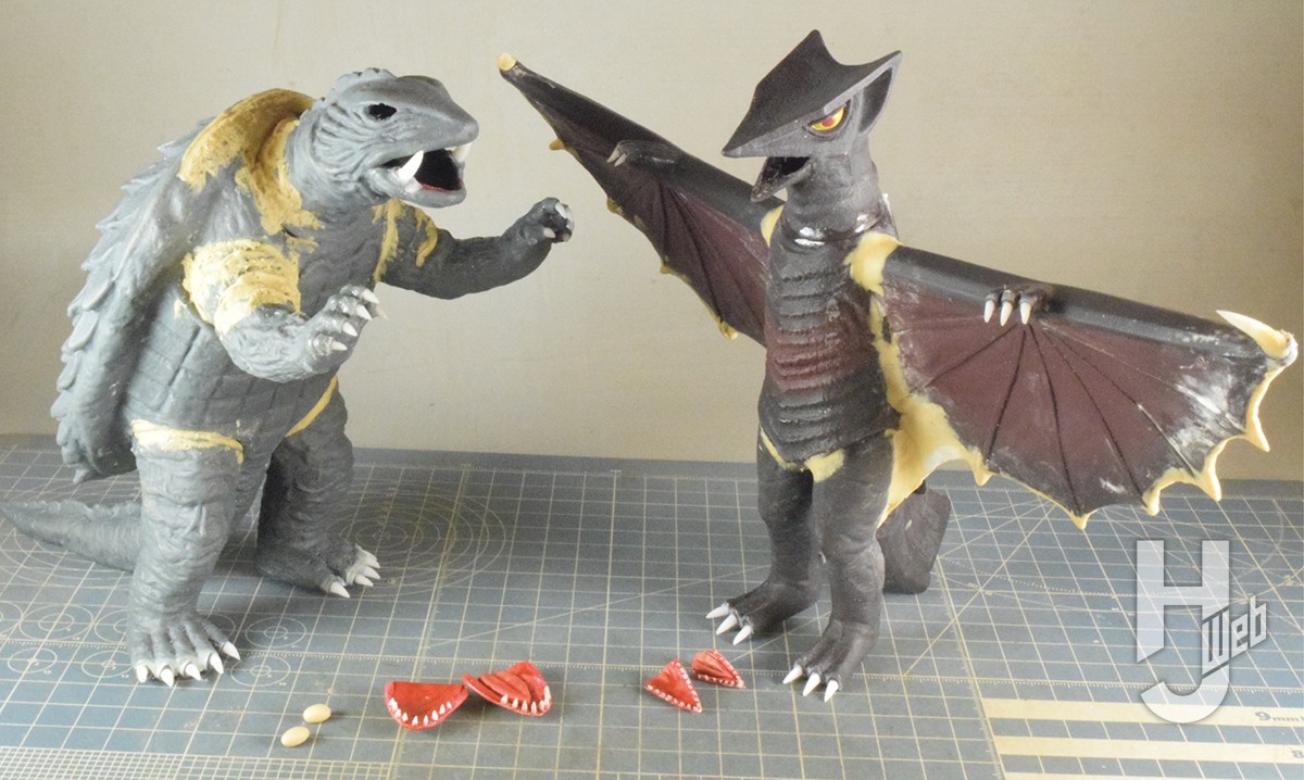 ガメラ生誕60周年記念】 『ガメラ対ギャオス』対決シーンを大迫力の