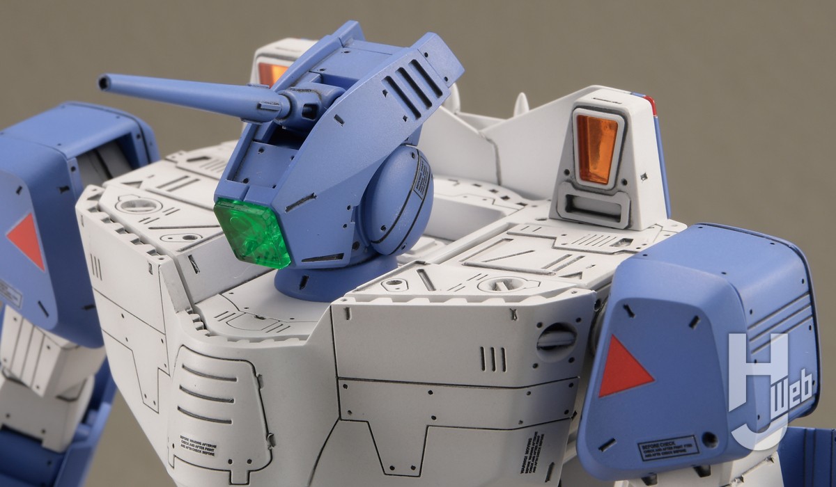 天才”が搭乗する「VF-1A バルキリー マクシミリアン・ジーナス機」を翼