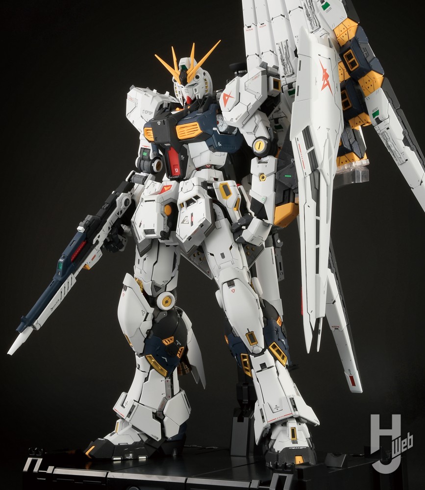 来月に発売迫る「PGU νガンダム」完成見本撮り下ろし＆キットに付属