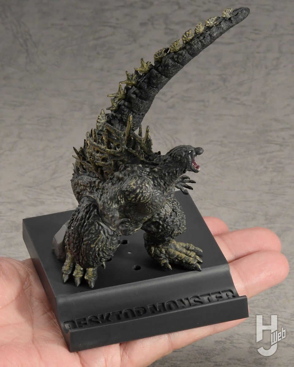 手のひらサイズのゴジラフィギュア「DESKTOP MONSTER – collective