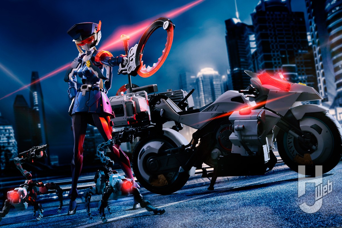 無限邂逅メガロマリア』警察官モチーフのアナザー「ヴァリアント」を