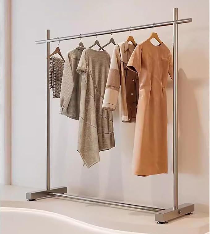 シルバーフレームハンガーラック 衣類展示に最適で耐久性が高い | 店舗
