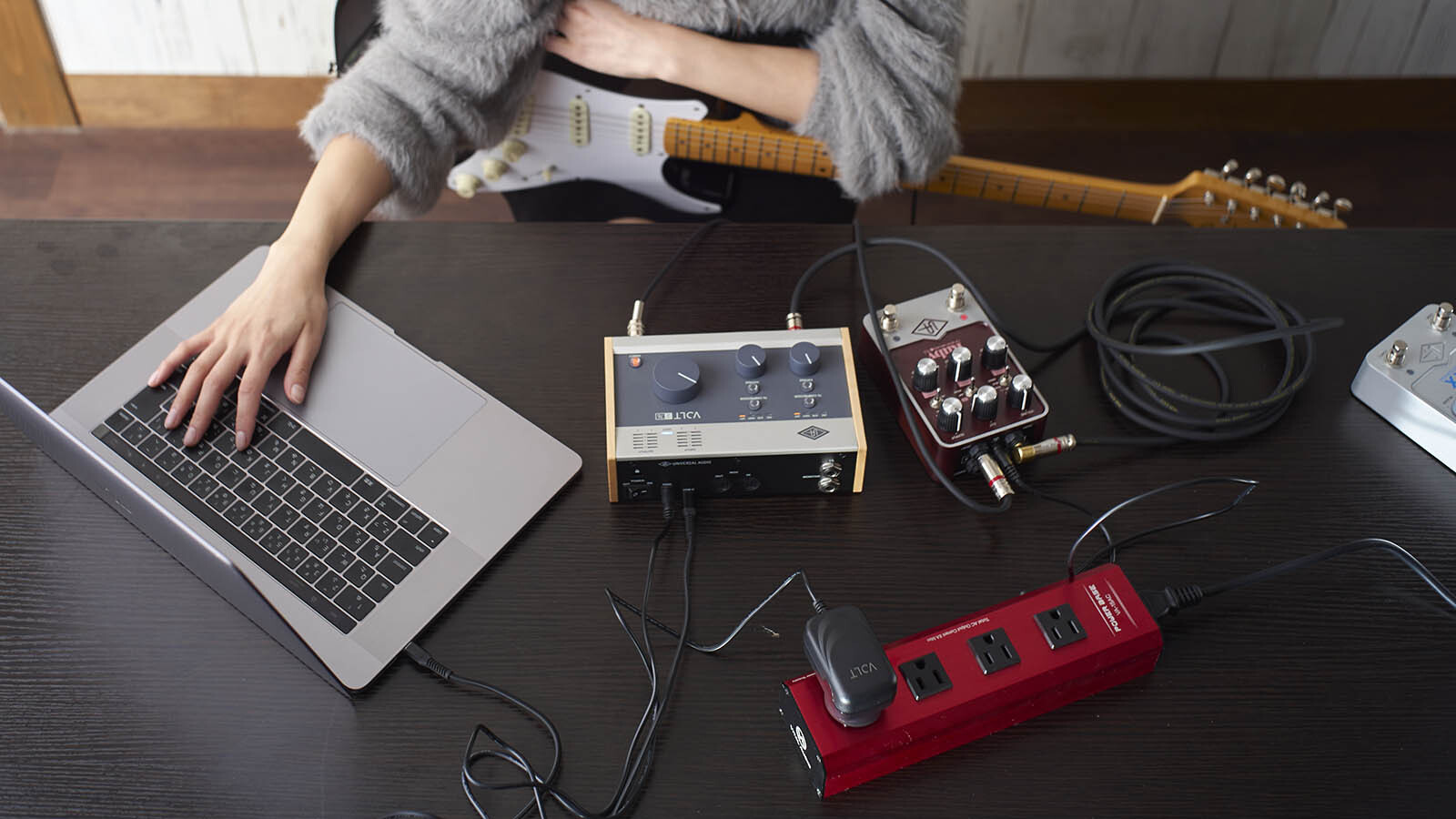 POWER BASE VA-15 AC - VITAL AUDIO | Hookup, Inc.