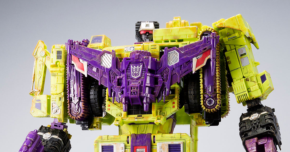 リアリティーを極める!! 全長450ミリのトランスフォーマー「UW-04