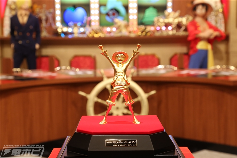 ルフィーが2,000万円!?】まばゆく輝く純金製の「モンキー・D・ルフィ