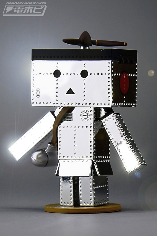 ジュラルミンをイメージした「ダンボー・ミニ」とワンダちゃんNEXT