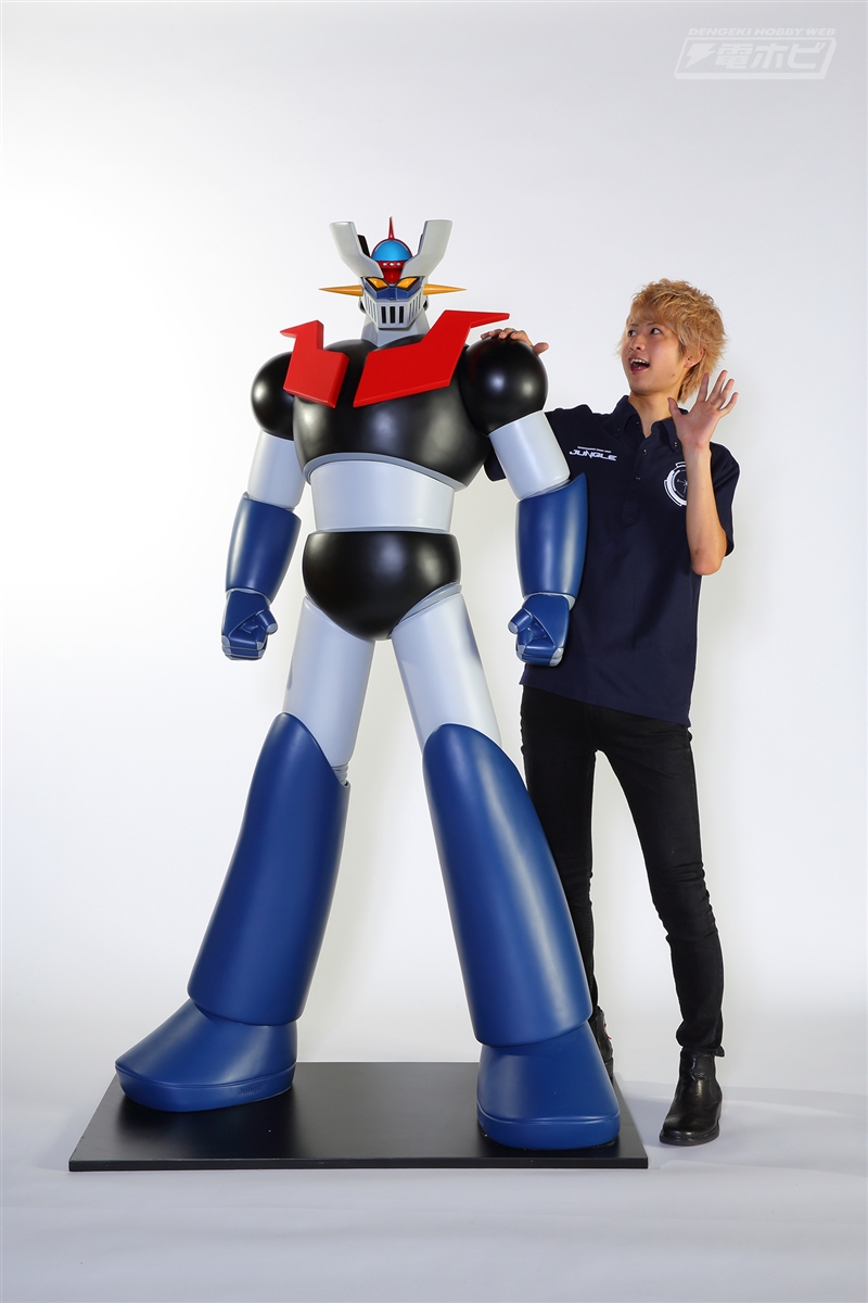 でかい！190cmのグレートマジンガーやデビルマンの等身大ソフビが