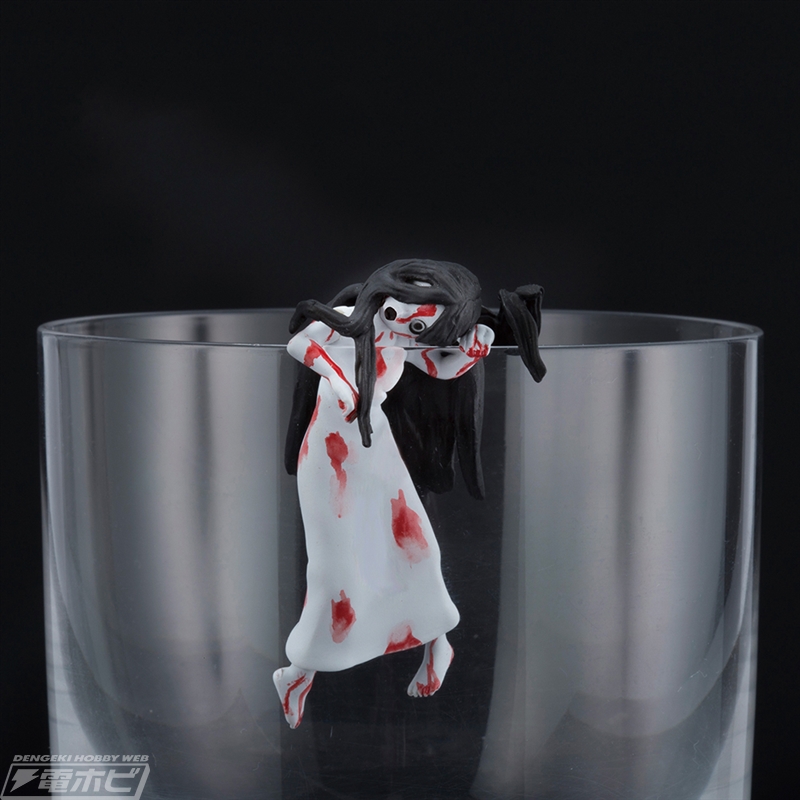 呪いのフチの貞子』と『呪いのフチの伽椰子』が劇場前売り特典として