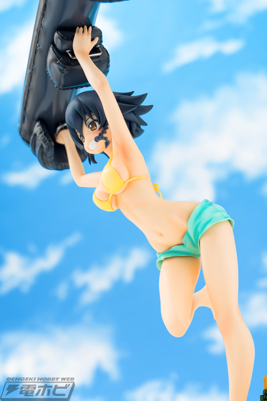 ガールズ＆パンツァー 劇場版』ペパロニが躍動感のあるポーズで水着