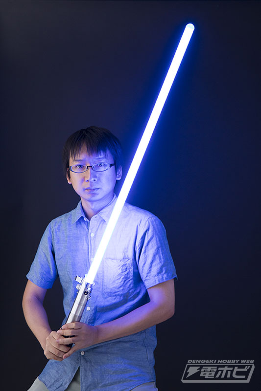 スター・ウォーズ／最後のジェダイ』版パッケージでライトセーバーが再