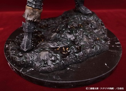 ベルセルク』ガッツが超絶クオリティーでスタチュー化！剣やベース台座