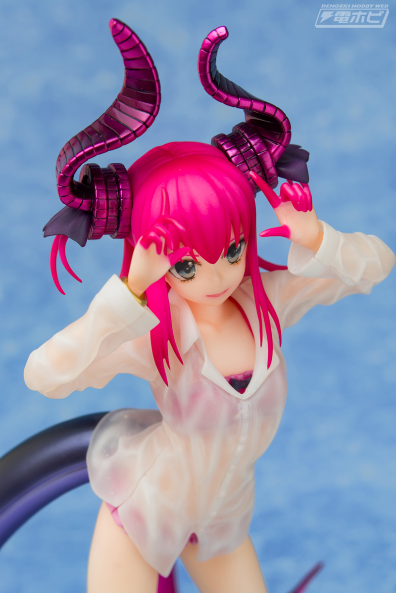 自称アイドルが透けシャツ＆水着姿で参上！『Fate/EXTELLA