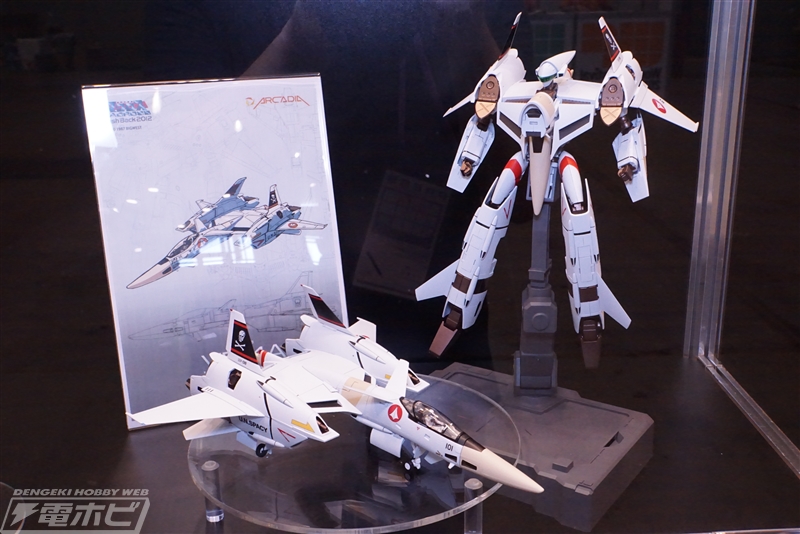 超時空要塞マクロス Flash Back 2012』1/60完全変形 VF-4A