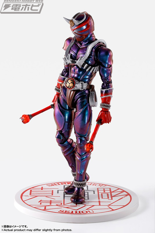 真骨彫製法10周年記念展」開催記念商品として販売される仮面ライダー