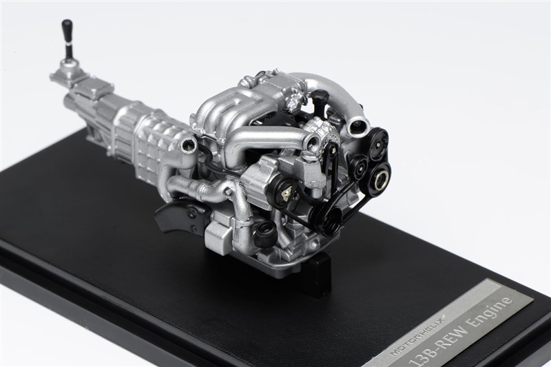 エンジンの構造美を忠実に再現！スバルの象徴的なEJ20エンジンなどが1