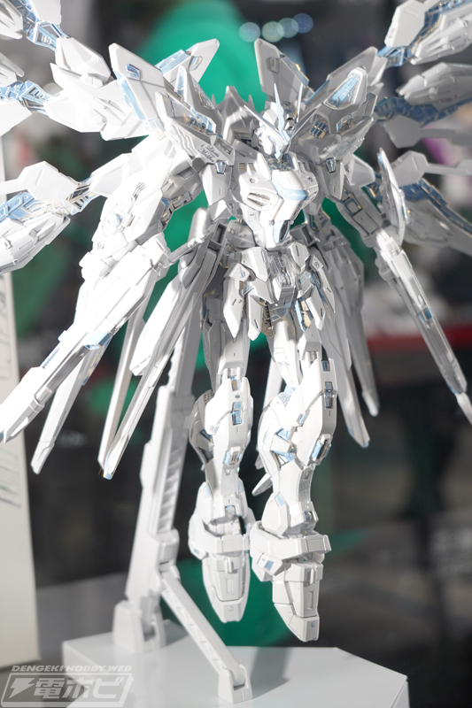 ガンプラ「MGEX 1/100 ストライクフリーダムガンダム［TWILIGHT