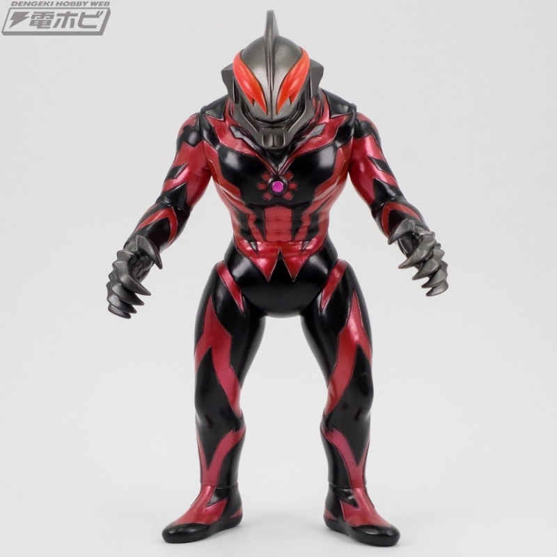 ブルマァクの伝統を受け継ぐソフビモデルの「ウルトラマンゼロ」と
