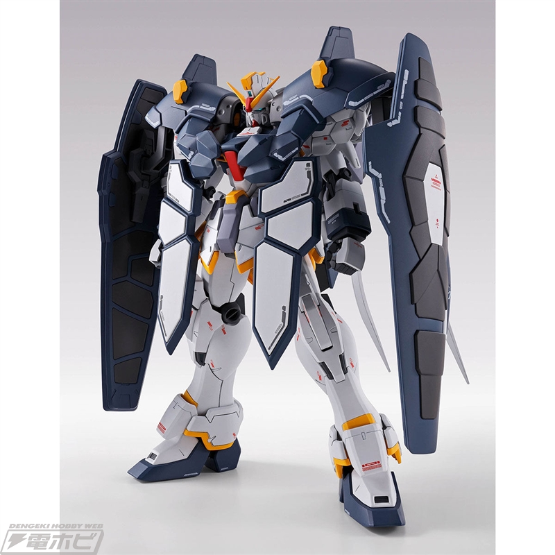 ガンプラ「MG ガンダムサンドロックEW（アーマディロ装備）」や「MG
