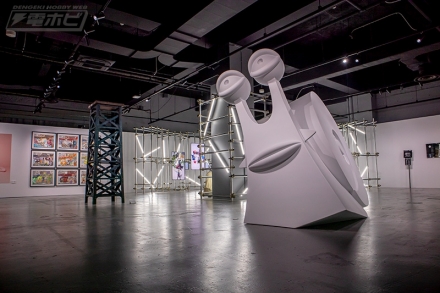 独創的なフィギュアが多数展示！総勢200名におよぶアーティスト