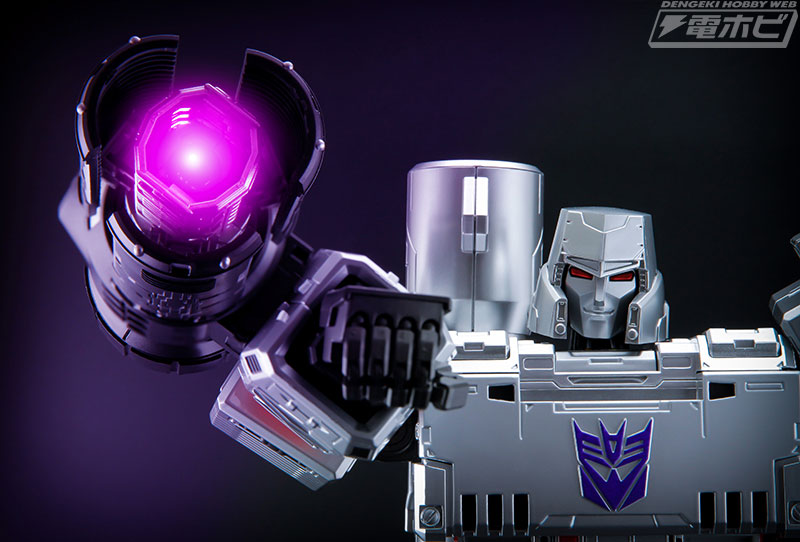 ビッグサイズ＆発光・ボイス機能搭載！「破壊大帝メガトロン」のダイ