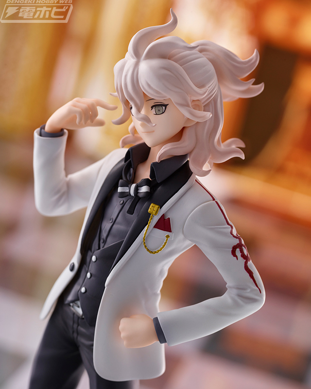 ダンガンロンパ』狛枝凪斗がシリーズ10周年を記念したドレスアップ姿で