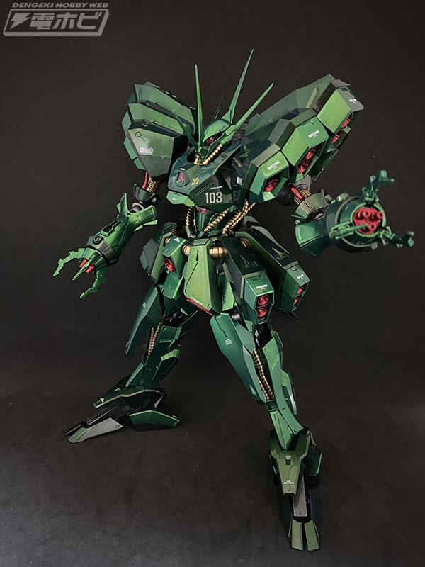 紫にこだわった強化型ZZガンダムに、重厚感あふれる黒立ち上げ塗装の