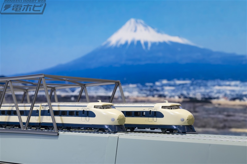 Nゲージサイズの東海道新幹線0系・N700Sが付いた「リビングトレイン