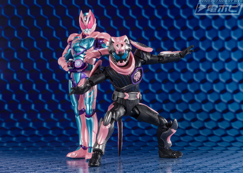 仮面ライダーリバイス』リバイ＆バイスのS.H.Figuartsが発売決定