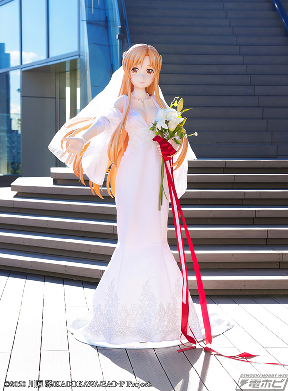 ソードアート・オンライン』ウェディングドレス姿のアスナが等身大
