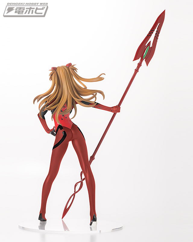 ヱヴァンゲリヲン新劇場版』よりカシウスの槍を掲げた「アスカ」の